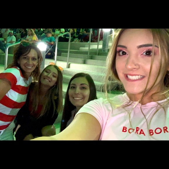 Meet your Posher, Tara - Picture 6 of 15